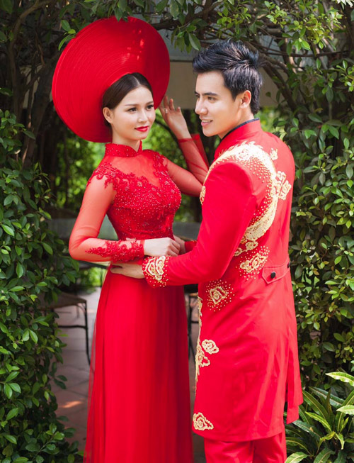 Áo dài cưới đỏ giúp cô dâu tỏa sáng sang trọng