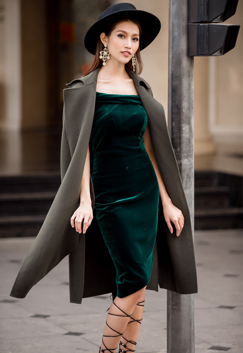 Cách mix váy và áo khoác đẹp cho nữ công sở 
