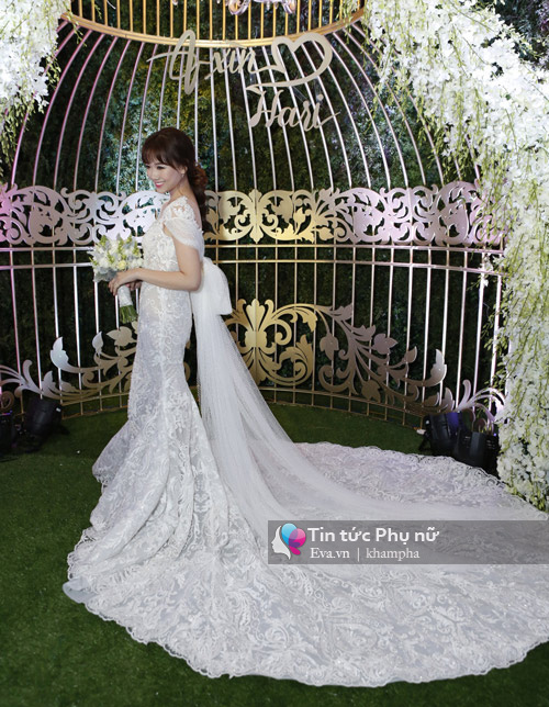 Cận cảnh chiếc váy cưới trấn thành của hari won