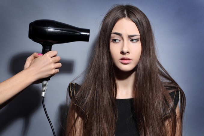 Những thói quen sai lầm khiến tóc hư tổn