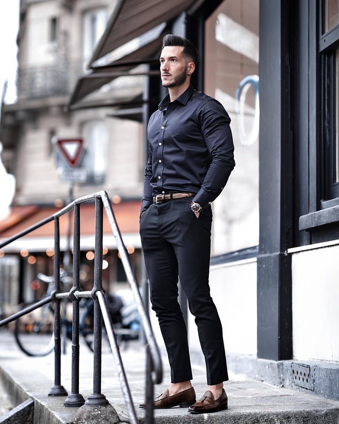 7 cách phối áo sơ mi đen ngầu siêu ngầu giúp chàng thêm tự tin