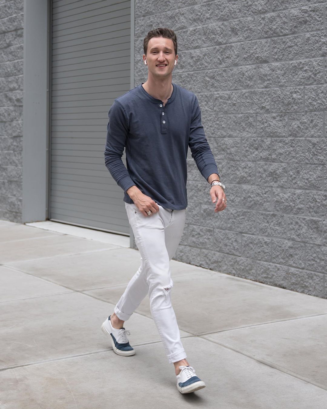 8 cách phối quần jeans trắng phong cách từ fashionista marcel floruss